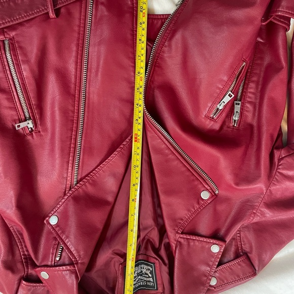 Levi Strauss burgundy leather jacket.  Womens large - Picture 2 of 5